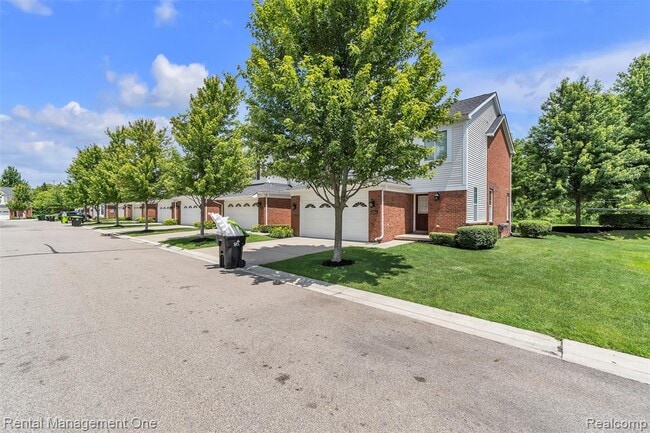 Building Photo - 41590 Mitchell Rd