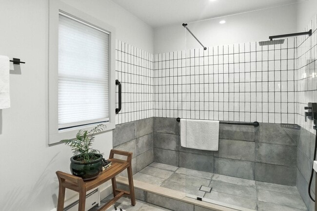 Building Photo - 199 Upland Farm Rd