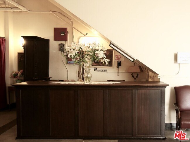 Building Photo - 2121 James M Wood Blvd