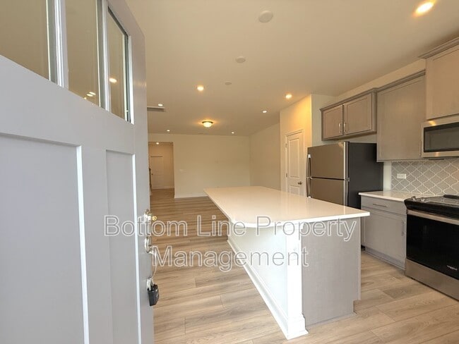 Building Photo - 1520 Cedar Tree Dr