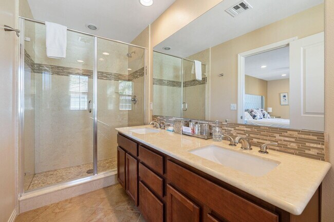Building Photo - 52050 Rosewood Ln