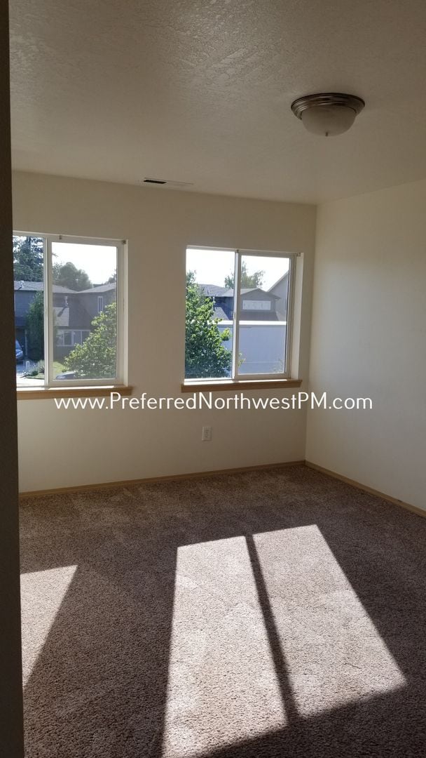 Building Photo - Junction City Row House