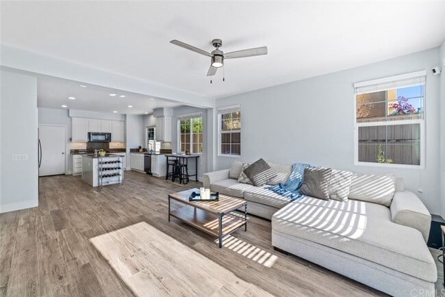 Building Photo - Beautiful Tuscany Hills 5 Bedroom Home