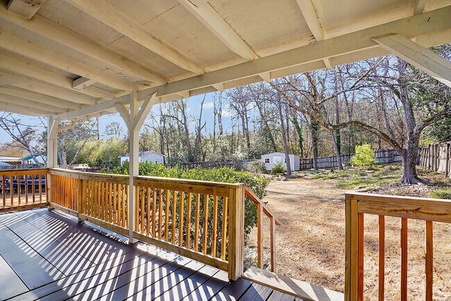 Building Photo - 908 Ryecroft Rd