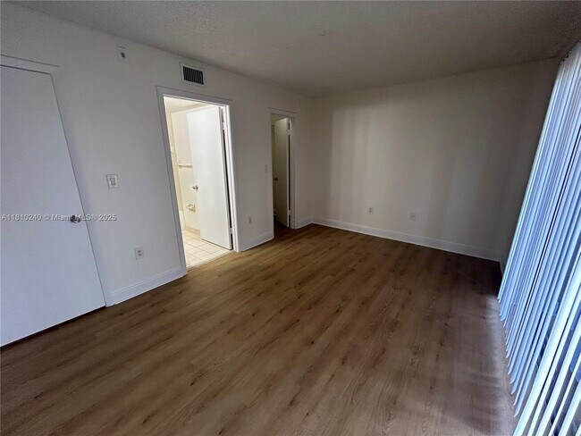 Building Photo - 5200 NW 31st Ave