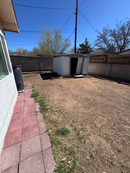 Building Photo - 9402 Claremont Ave NE