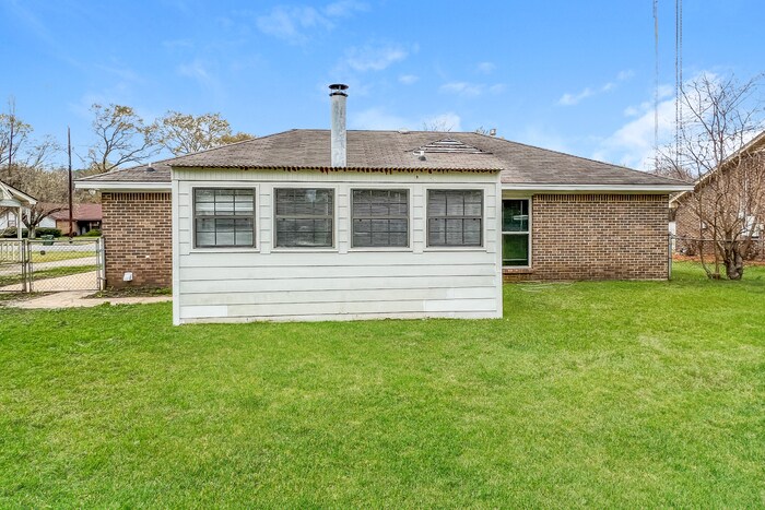 Building Photo - 1304 Dunbarton Rd