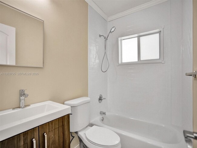 Building Photo - 920 SW 28th St