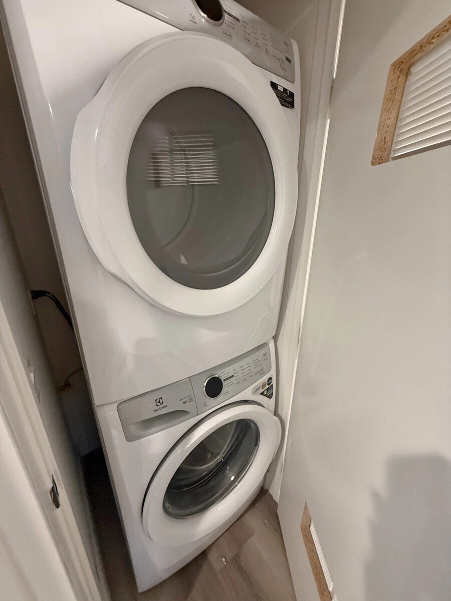 Building Photo - 11155 Huston St