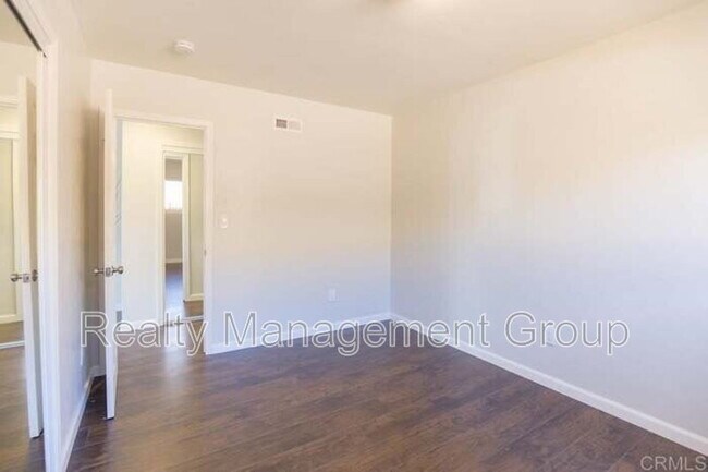 Building Photo - 888 Narwhal St