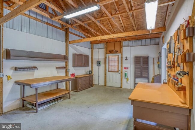 Building Photo - 7 Breakwater Dr