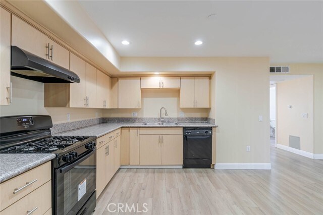 Building Photo - 1466 Tamarind Ave