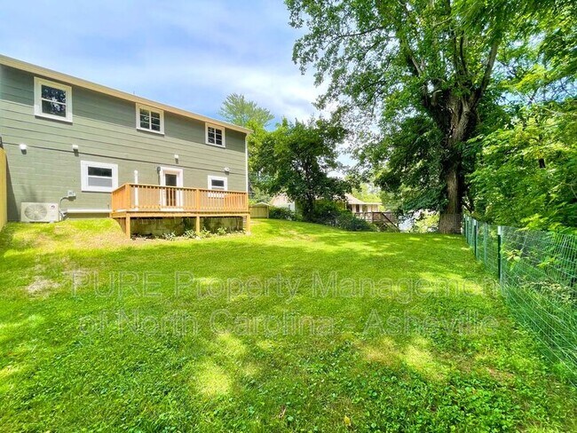 Building Photo - 268 Sand Hill Rd