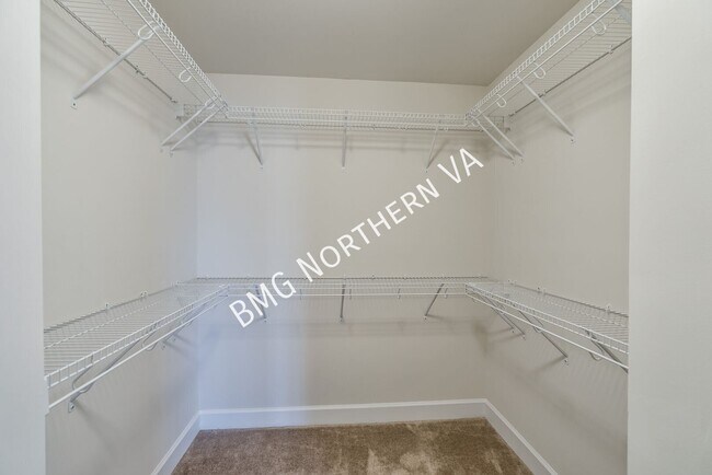 Building Photo - 8435 Girvan Ct