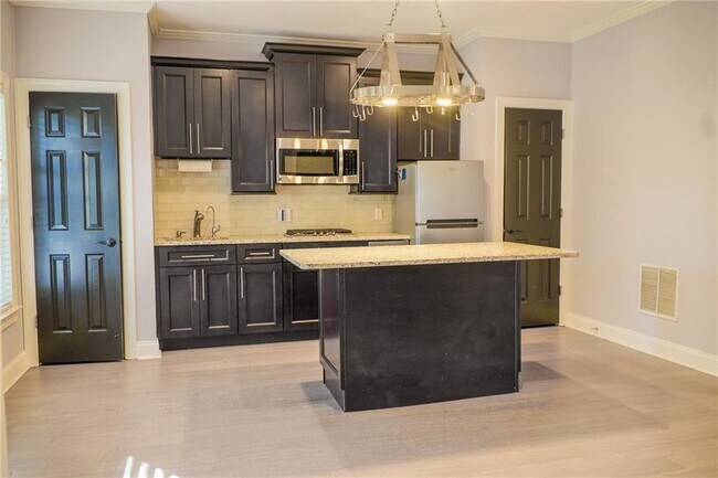 Building Photo - 1127 Ashton Bluff Dr NE