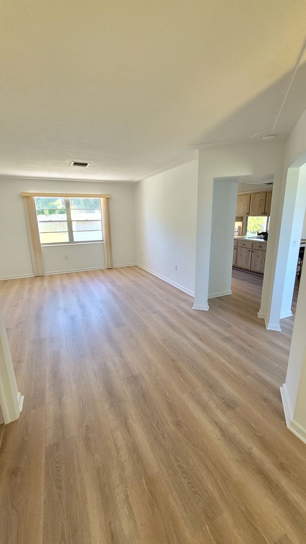 Building Photo - Beautiful Corner Lot Rental-Large 4 Bedroo...