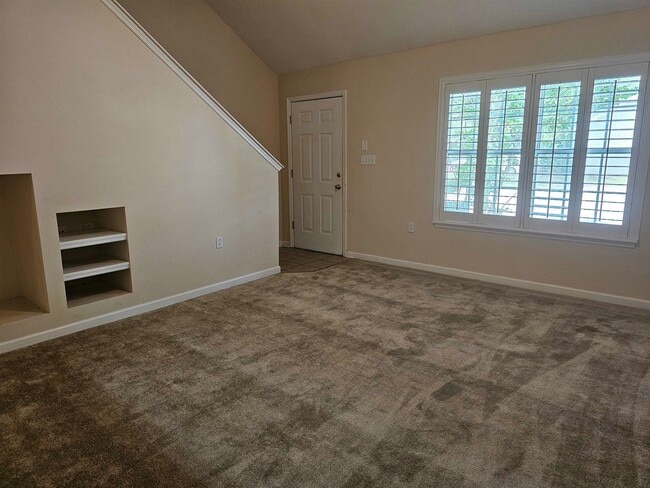 Building Photo - 2738 W Tharpe St