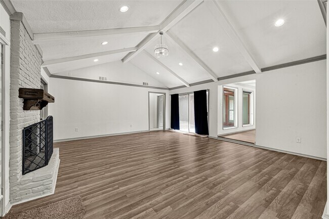 Building Photo - 705 Holly Springs Ct