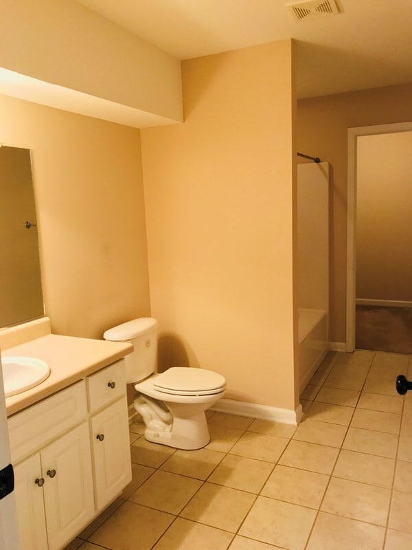 Building Photo - 142 Grove Landing Ct