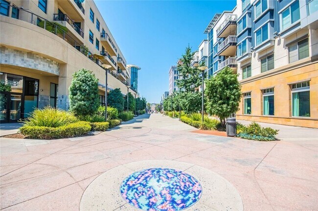 Building Photo - 133 The Promenade N