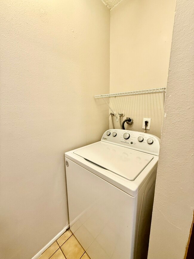 Building Photo - 2938 Lichen Ln