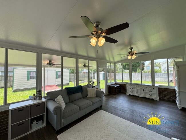 Building Photo - 4-Bedroom Home with Stunning Features, Private Oasis, and Beach Access!