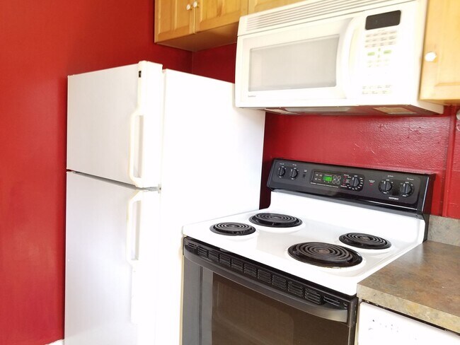 Building Photo - Charming townhouse in downtown Frederick r...