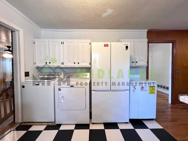 Building Photo - 3836 Davies Dr