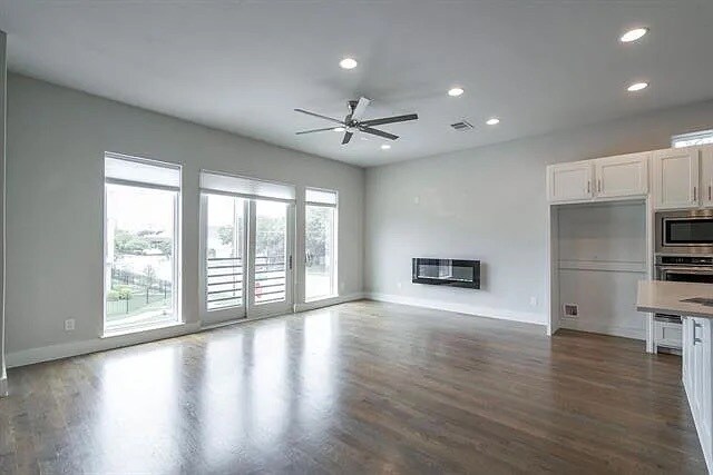 Building Photo - 1292 N Prairie Ave