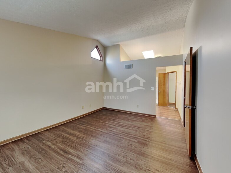 Building Photo - 350 Timber Ridge Dr