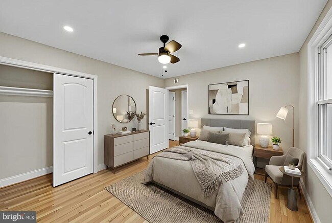 Building Photo - 119 Victor St NE