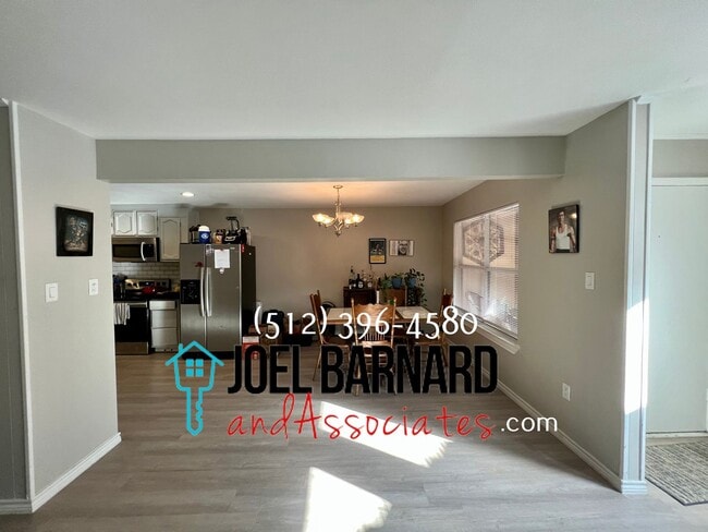 Building Photo - Available Mid July: Just steps Away from Campus and Frisbee Golf Course
