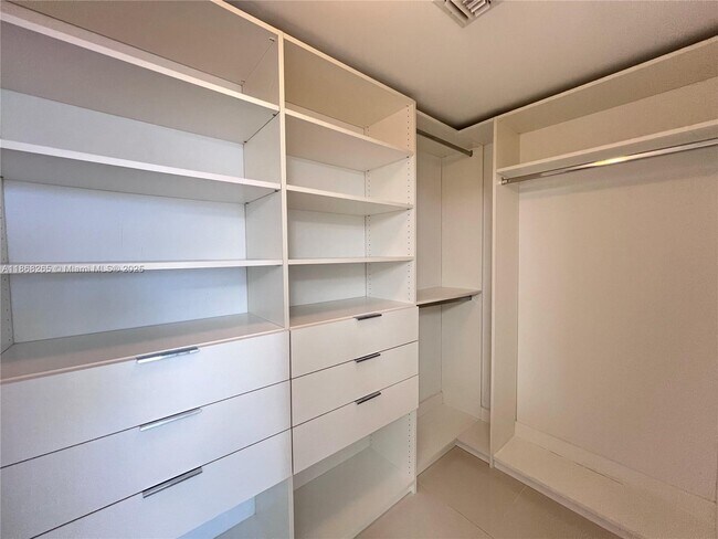 Building Photo - 16385 Biscayne Blvd