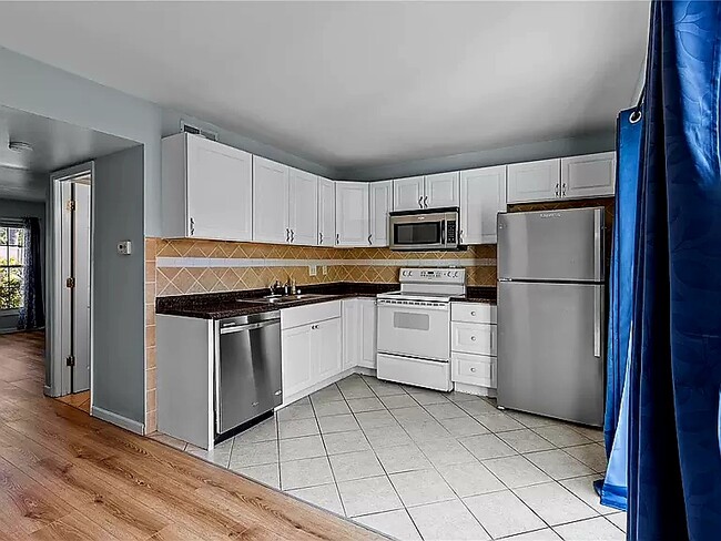Building Photo - 4058 Paule Ave