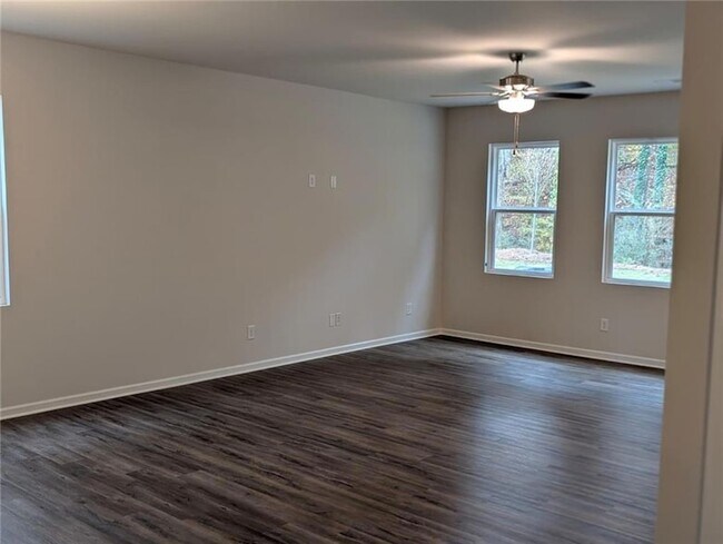 Building Photo - 116 Parkwood Dr