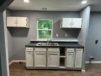 Building Photo - Recently updated 2 bedroom home