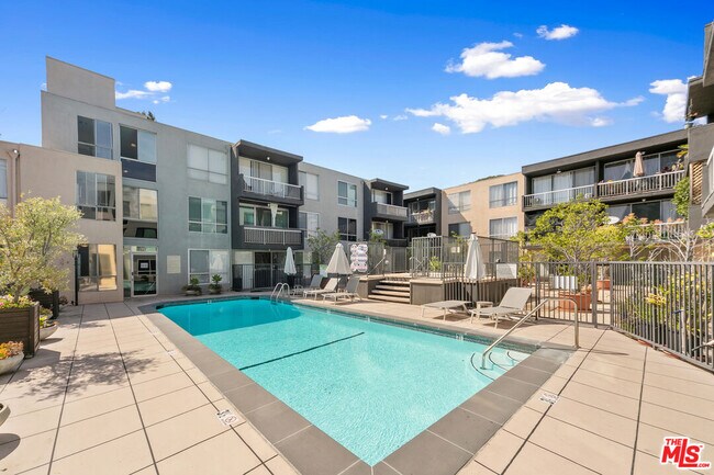 Building Photo - 1745 Camino Palmero St