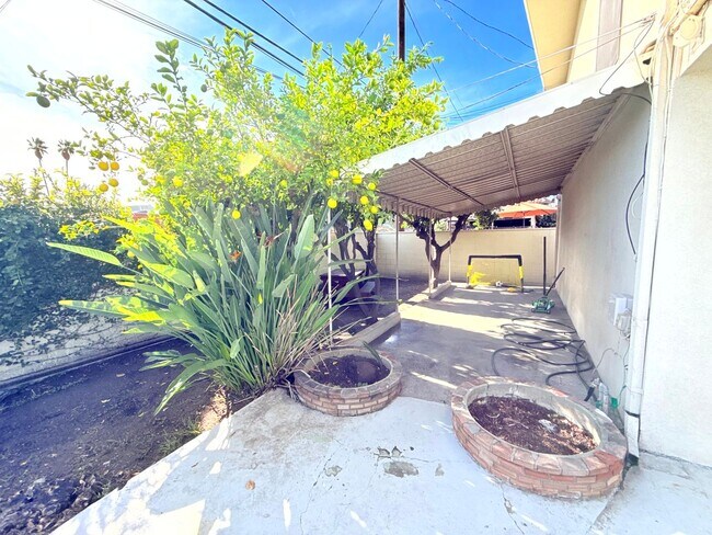 Building Photo - 2270 White St