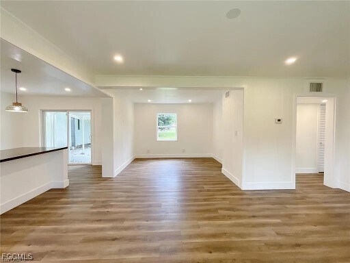 Building Photo - 2027 Maravilla Cir