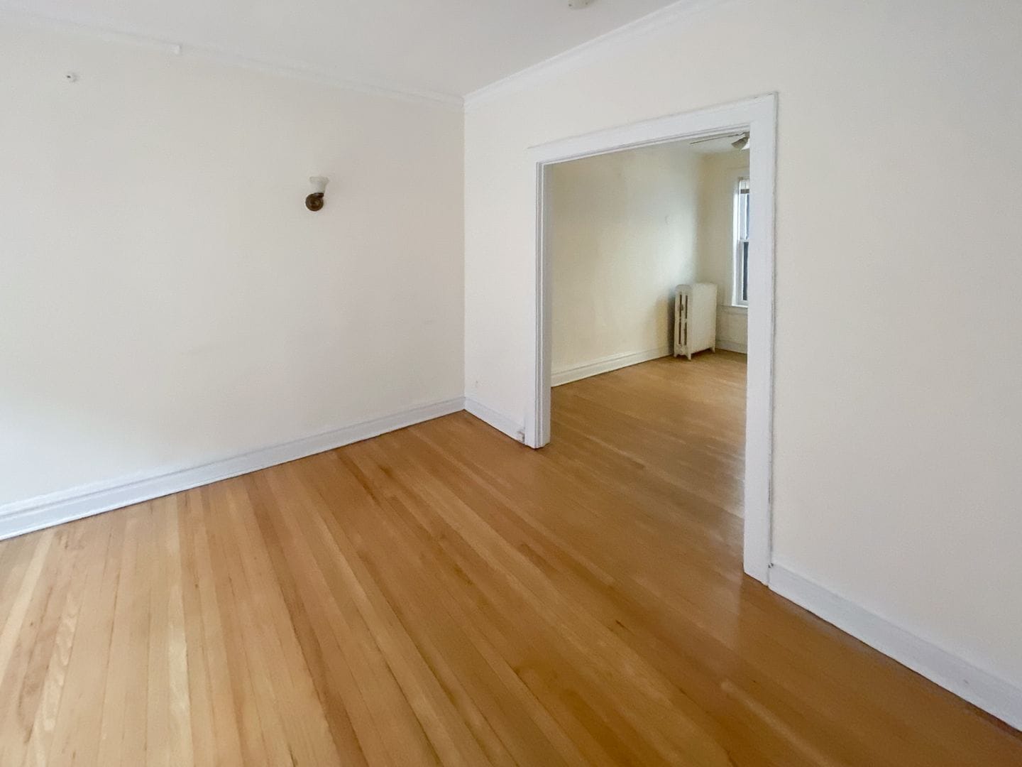 Building Photo - 435 W Surf St