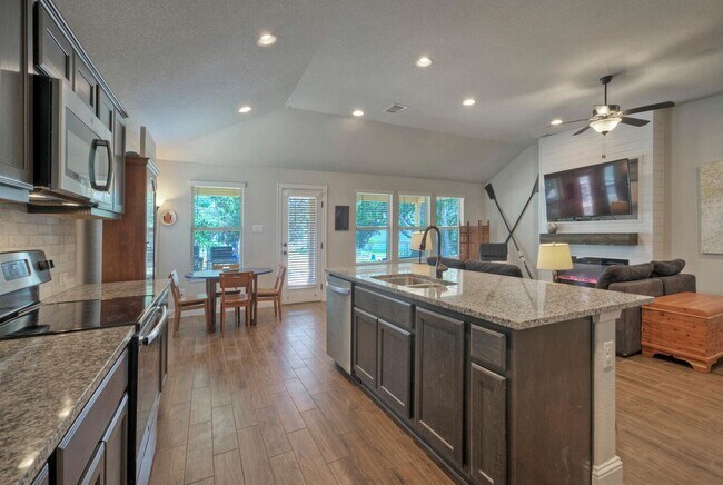Building Photo - 21707 Crystal Way