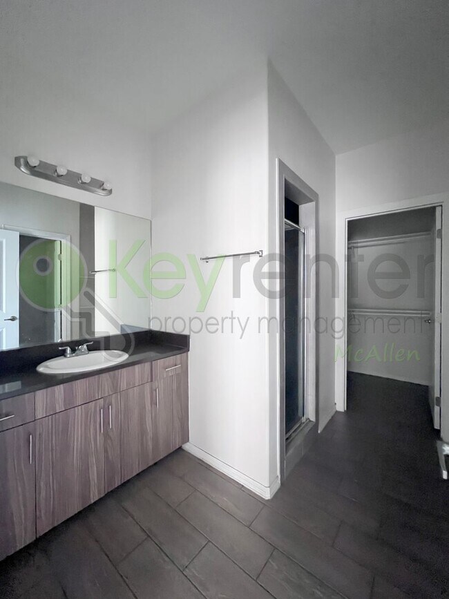 Building Photo - 3B/2B Gated Community, Awesome Price! - Edinburg TX