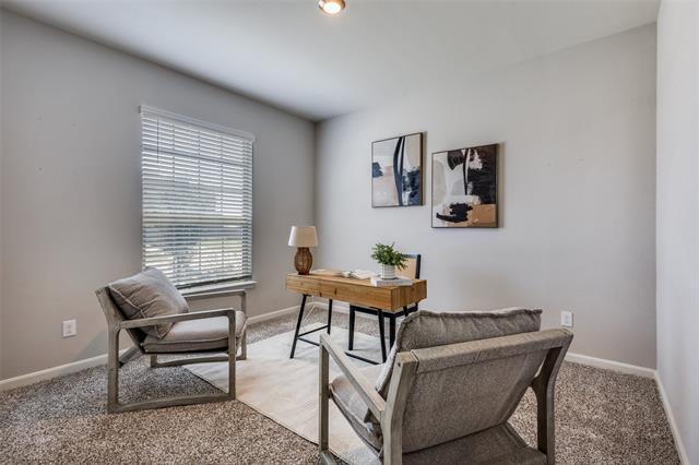 Building Photo - 304 Aceves Ct