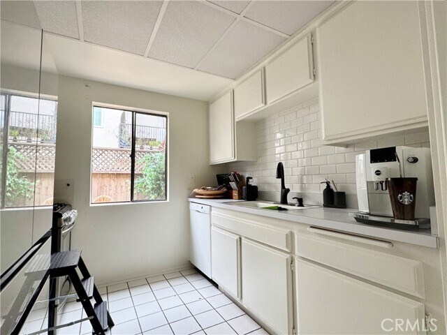 Building Photo - 3520 Maricopa St