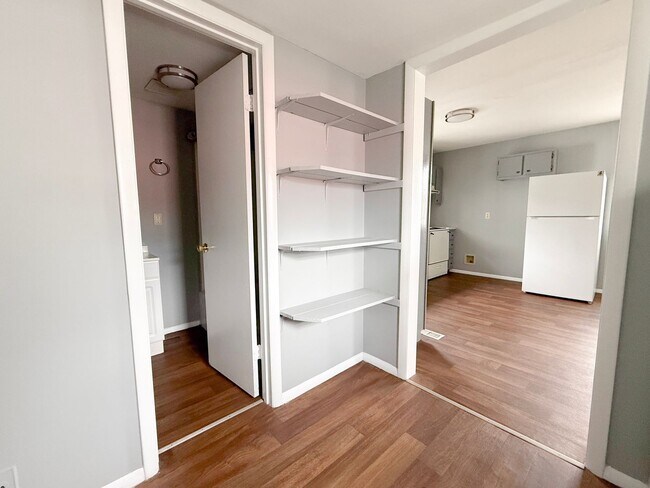 Building Photo - 230 W Jere Whitson Rd