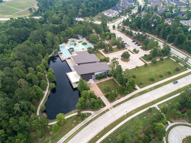Building Photo - 28266 Emerald Bnd