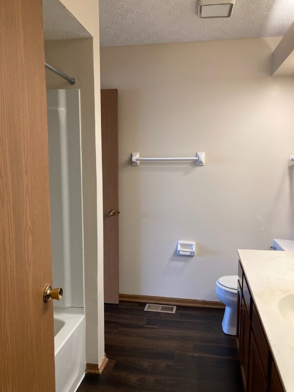 Building Photo - 1318 Lane on the Lake