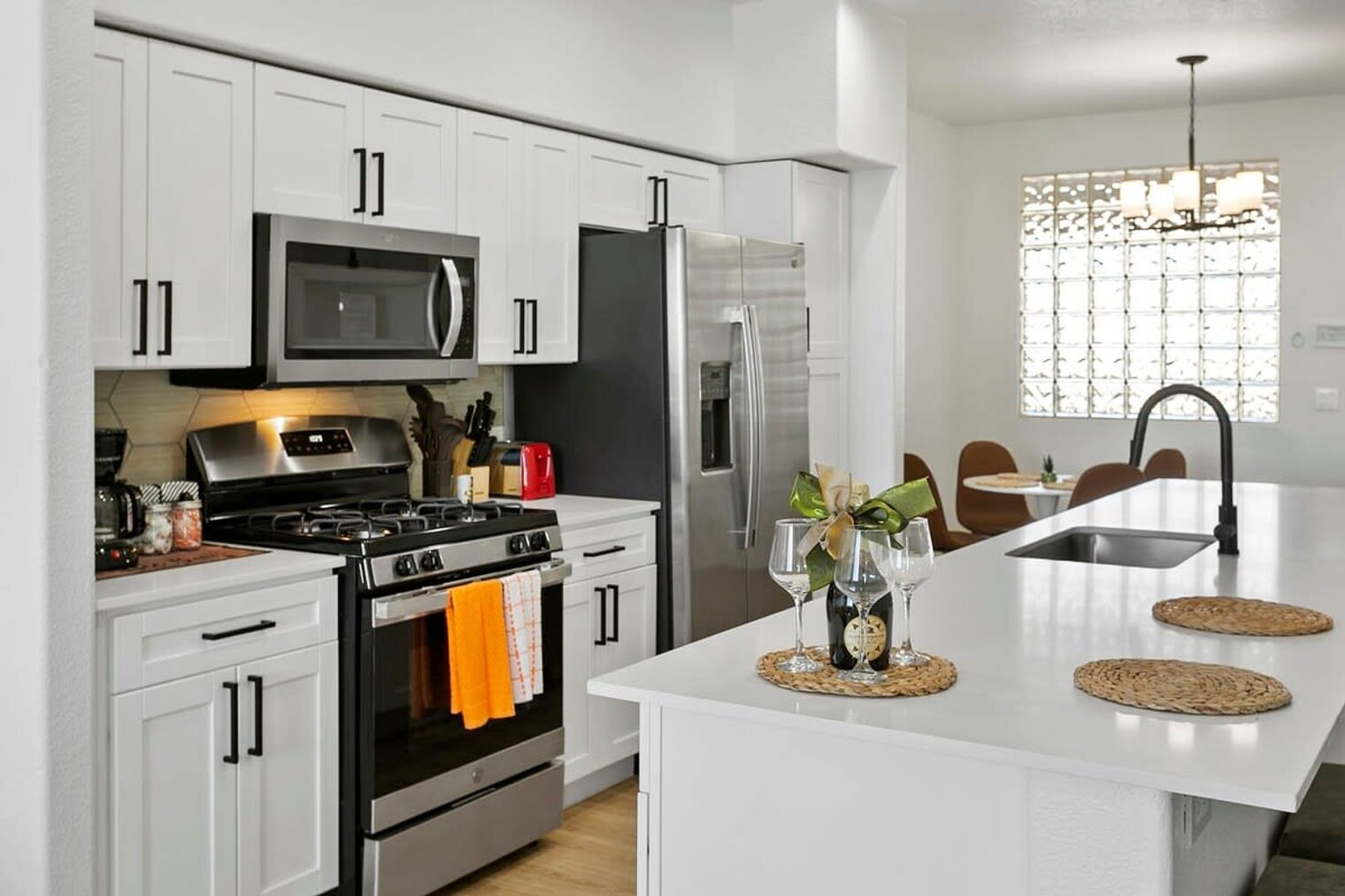 Building Photo - 9450 W Cabela Dr