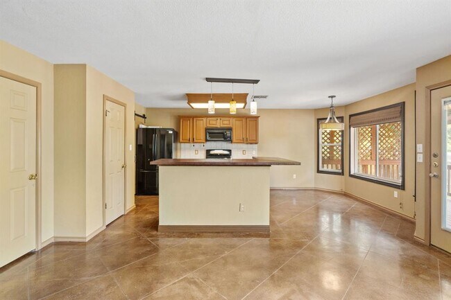 Building Photo - 3634 Windhill Loop