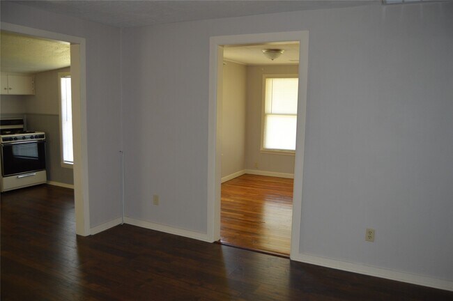 Building Photo - 110 Cedar St